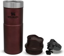 Stanley Trigger-Action Travel Mug 0.47L - Thermosfles - Wine 24 Stanley Trigger-Action Travel Mug 0.47L - Thermosfles - Wine -Brita Verkoop 1200x1038