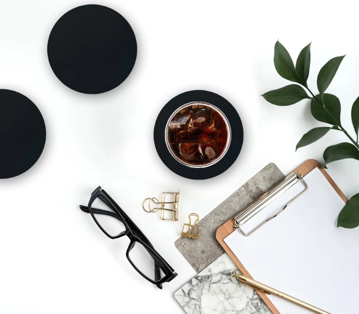 Castagnola Lederen Onderzetters Met Houder – Onderzetters Voor Glazen – Onderzetters Design – Onderzettersset – Drink Onderzetters – Leder – Leren Onderzetters – Set Van 6 – Zwart 5 Castagnola Lederen Onderzetters Met Houder – Onderzetters Voor Glazen – Onderzetters Design – Onderzettersset – Drink Onderzetters – Leder – Leren Onderzetters – Set Van 6 – Zwart - Afbeelding 5