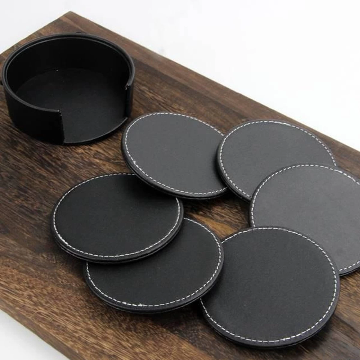 8 Leren Onderzetters Voor Glazen Met Houder – Glasonderzetter Voor Op Tafel – Waterbestendig – 8 Stuks – Anti Klevend Materiaal 1 8 Leren Onderzetters Voor Glazen Met Houder – Glasonderzetter Voor Op Tafel – Waterbestendig – 8 Stuks – Anti Klevend Materiaal