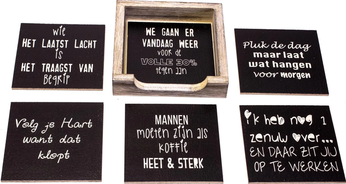 Onderzetters Voor Glazen - Set Nr 6 Onderleggers - Hout - Leuke Onderzetters Met Tekst , Zwarte , 6 Stuks Met Een Houder 1 Onderzetters Voor Glazen - Set Nr 6 Onderleggers - Hout - Leuke Onderzetters Met Tekst , Zwarte , 6 Stuks Met Een Houder