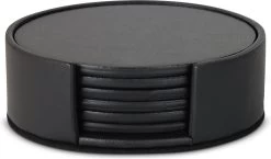 Castagnola Lederen Onderzetters Met Houder – Onderzetters Voor Glazen – Onderzetters Design – Onderzettersset – Drink Onderzetters – Leder – Leren Onderzetters – Set Van 6 – Zwart 13 Castagnola Lederen Onderzetters Met Houder – Onderzetters Voor Glazen – Onderzetters Design – Onderzettersset – Drink Onderzetters – Leder – Leren Onderzetters – Set Van 6 – Zwart -Brita Verkoop 1200x705 1