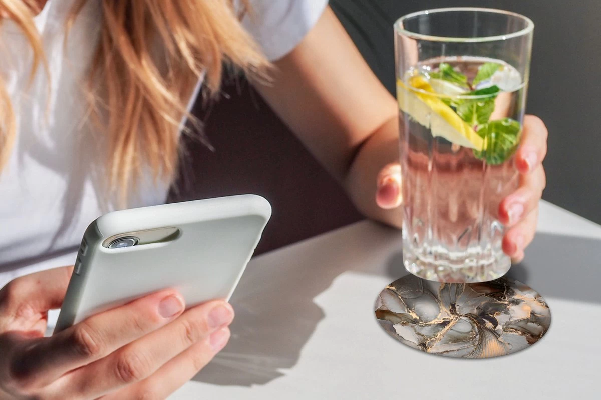 Onderzetters Voor Glazen - Rond - Grijs - Goud - Marmer - 10x10 Cm - Glasonderzetters - 6 Stuks 4 Onderzetters Voor Glazen - Rond - Grijs - Goud - Marmer - 10x10 Cm - Glasonderzetters - 6 Stuks - Afbeelding 4