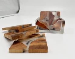 Four Love Onderzetters Voor Glazen - Vierkant - 6 Stuks - Luxe Design Onderzetters Met Houder - Housewarming Cadeau - Tafelbeschermer - Onderzetters Design - Hout En Hars 7 Four Love Onderzetters Voor Glazen - Vierkant - 6 Stuks - Luxe Design Onderzetters Met Houder - Housewarming Cadeau - Tafelbeschermer - Onderzetters Design - Hout En Hars -Brita Verkoop 1200x939 2