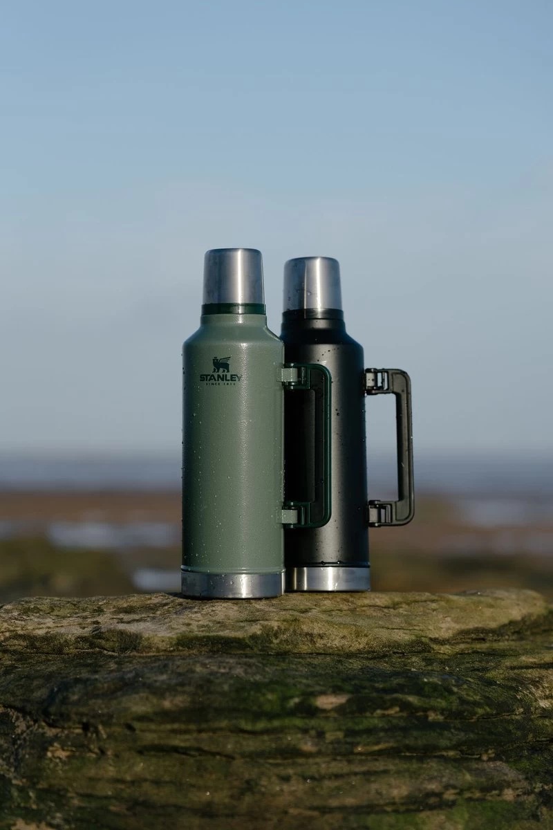 Stanley The Legendary Classic Bottle 2.3L Matte Black Pebble 4 Stanley The Legendary Classic Bottle 2.3L Matte Black Pebble - Afbeelding 4