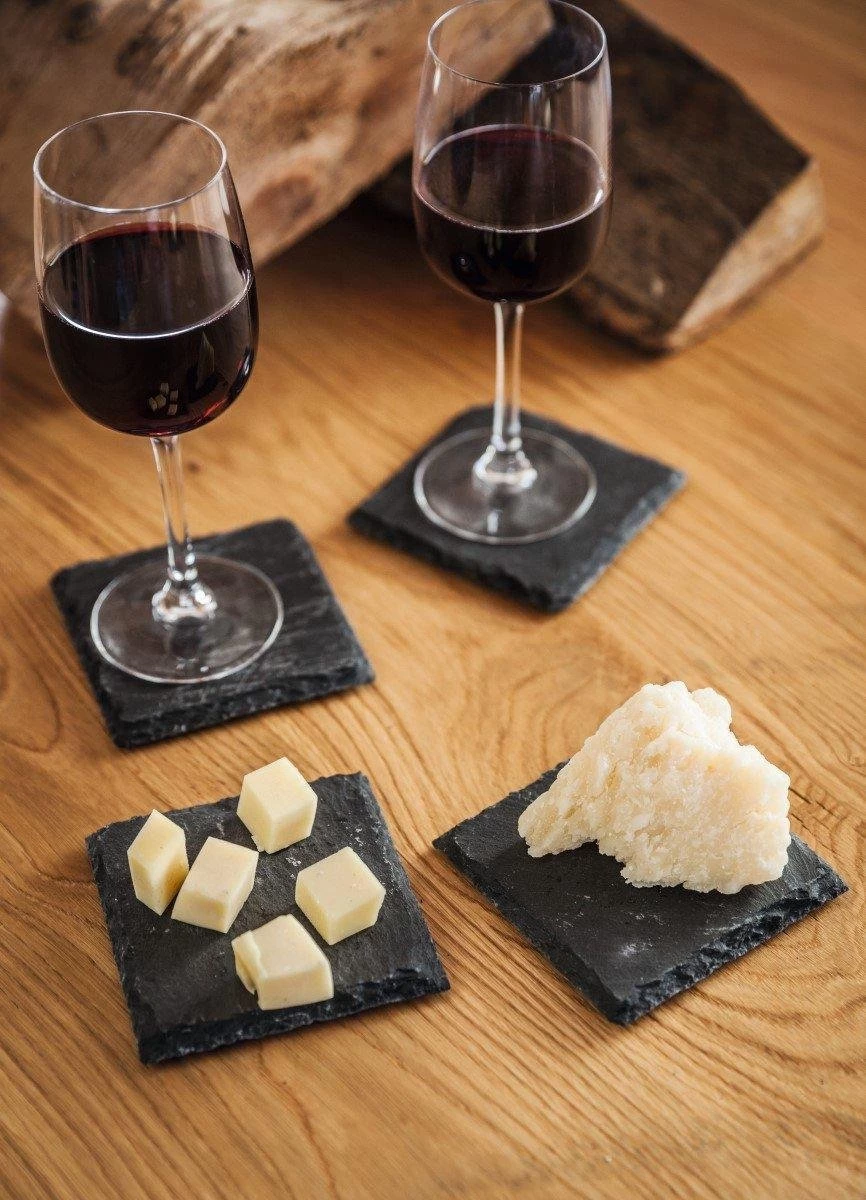 Boska Onderzetters Leisteen - Set Van Vier Stuks - Leisteen Onderzetters - 100 X 100 X 6 Mm - Cadeautips Voor Mannen - Cadeautips Voor Vrouwen - Cadeau Voor Mama - Cadeautips Voor Mannen - Keukengerei - Keuken Accessoires - 10 Jaar Garantie 3 Boska Onderzetters Leisteen - Set Van Vier Stuks - Leisteen Onderzetters - 100 X 100 X 6 Mm - Cadeautips Voor Mannen - Cadeautips Voor Vrouwen - Cadeau Voor Mama - Cadeautips Voor Mannen - Keukengerei - Keuken Accessoires - 10 Jaar Garantie - Afbeelding 3