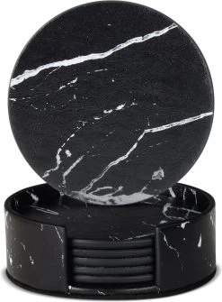 Castagnola Lederen Onderzetters Met Houder – Onderzetters Voor Glazen – Onderzetters Design – Onderzettersset – Drink Onderzetters – Leder – Leren Onderzetters – Set Van 6 – Zwart/Wit 12 Castagnola Lederen Onderzetters Met Houder – Onderzetters Voor Glazen – Onderzetters Design – Onderzettersset – Drink Onderzetters – Leder – Leren Onderzetters – Set Van 6 – Zwart/Wit -Brita Verkoop 885x1200