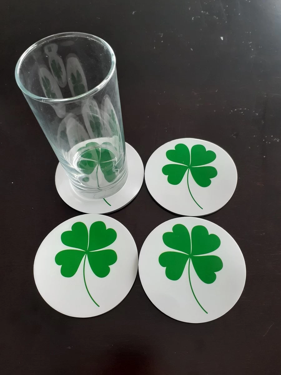 Akyol - Klavertje Vier Onderzetters - Klaver Vier Onderzetter - Antislip Onderzetter - 4 Stuks 1 Akyol - Klavertje Vier Onderzetters - Klaver Vier Onderzetter - Antislip Onderzetter - 4 Stuks