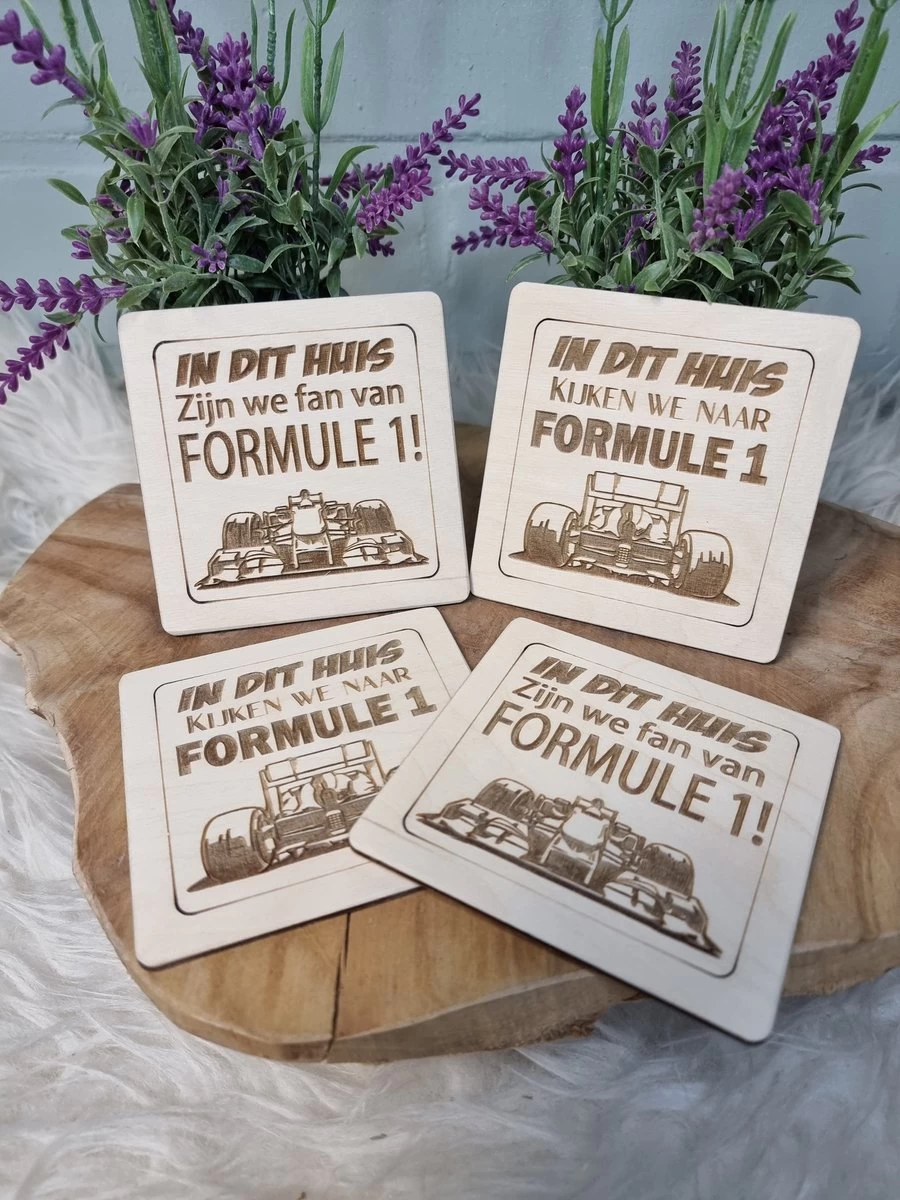 F1 Houten Onderzetters - Formule 1 - Max Verstappen - 4 Stuks 1 F1 Houten Onderzetters - Formule 1 - Max Verstappen - 4 Stuks